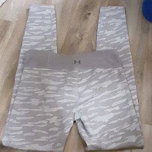 Under Armour gray camo leggings
